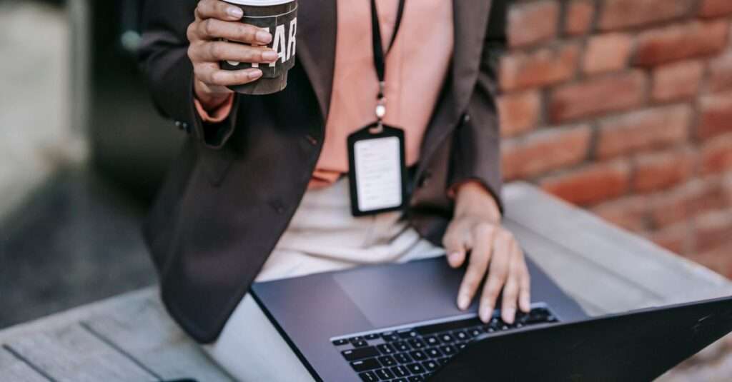 איך להתחיל עם LinkedIn Ads B2B צעד-אחר-צעד